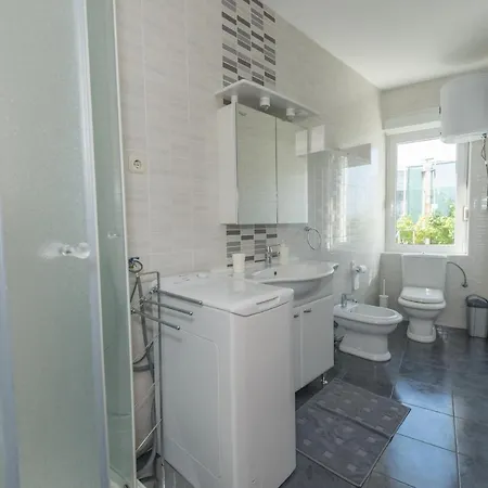 شقة With A Parking Space - 12754 *