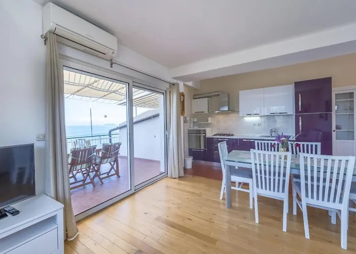 With A Parking Space - 12754 * Murter