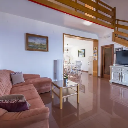 With A Parking Space - 12754