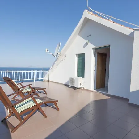 With A Parking Space - 12754