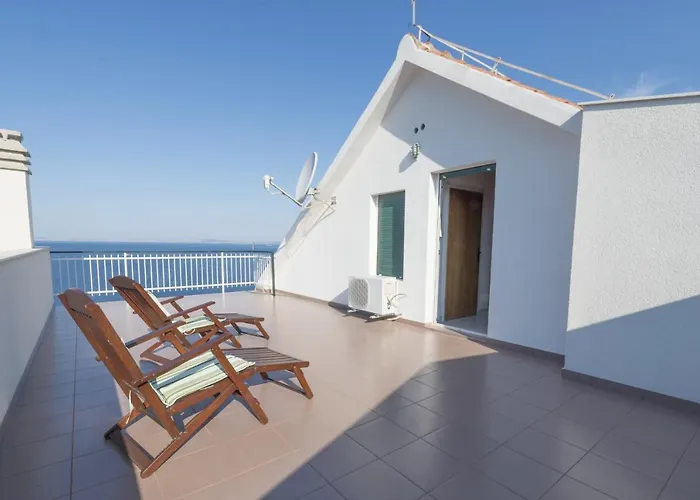 With A Parking Space - 12754